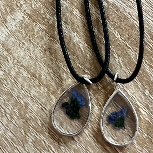 ❤️‍🔥BOGO FREE handmade dainty blue pressed flower pendent necklace jewelry - Picture 3 of 3